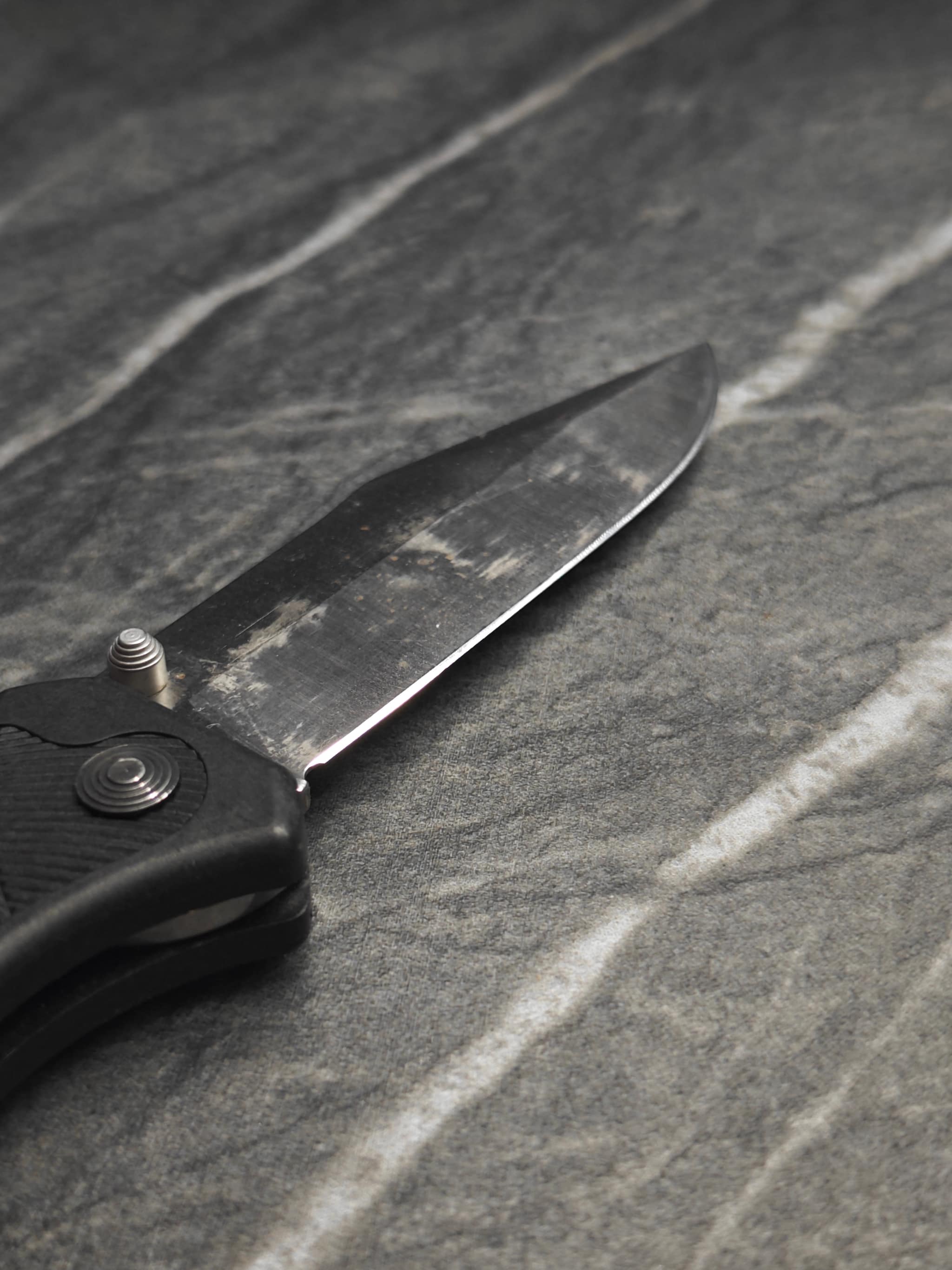 SOG pocket knife – mirror edge after sharpening service