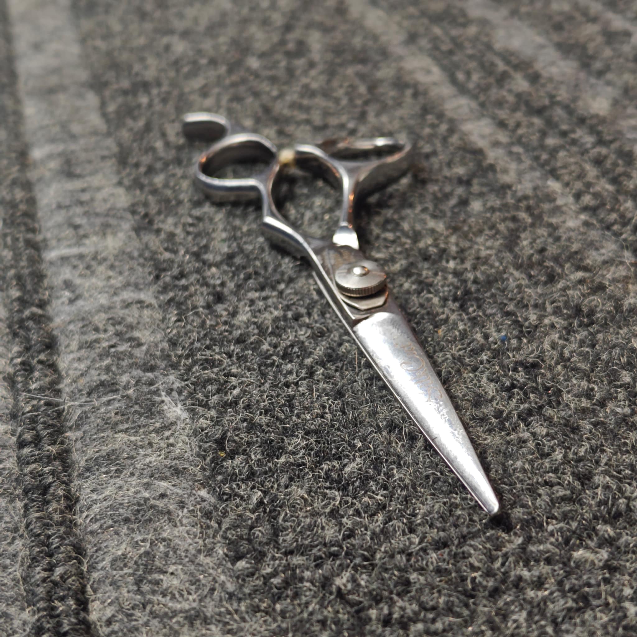Scissors precision edge after sharpening service