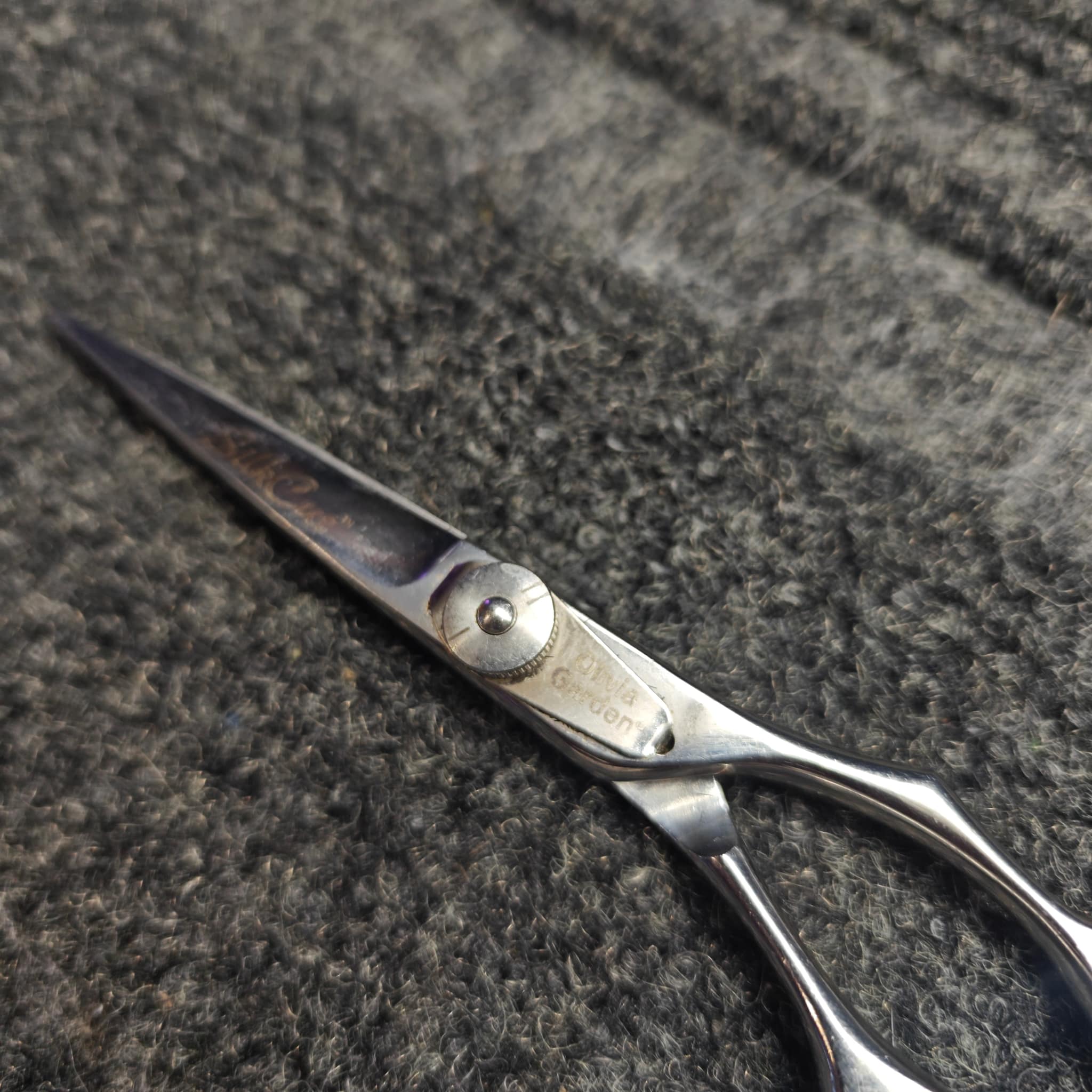 Scissors tips sharpened – clean cut restored