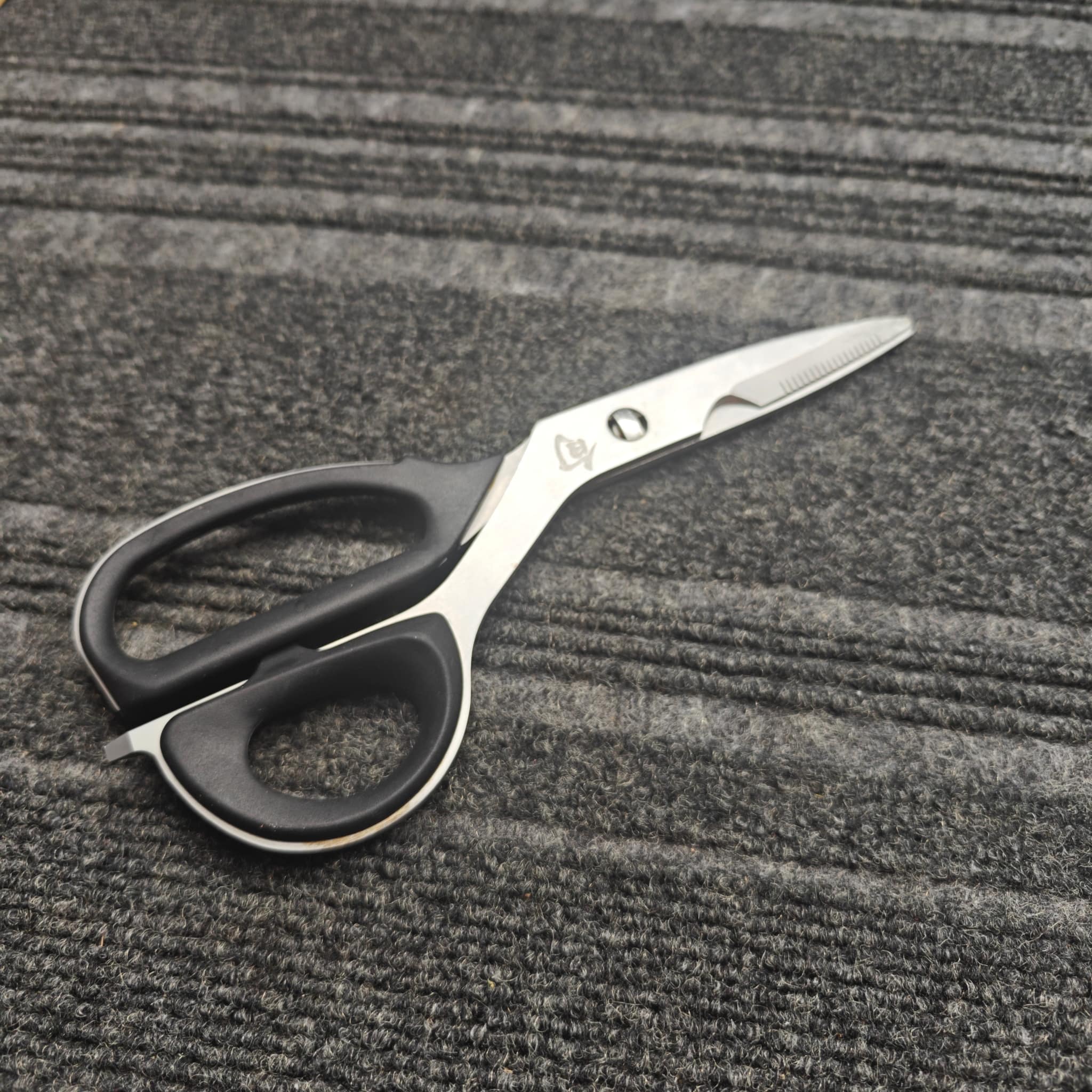 Scissors sharpened in evening session – Nov 2025