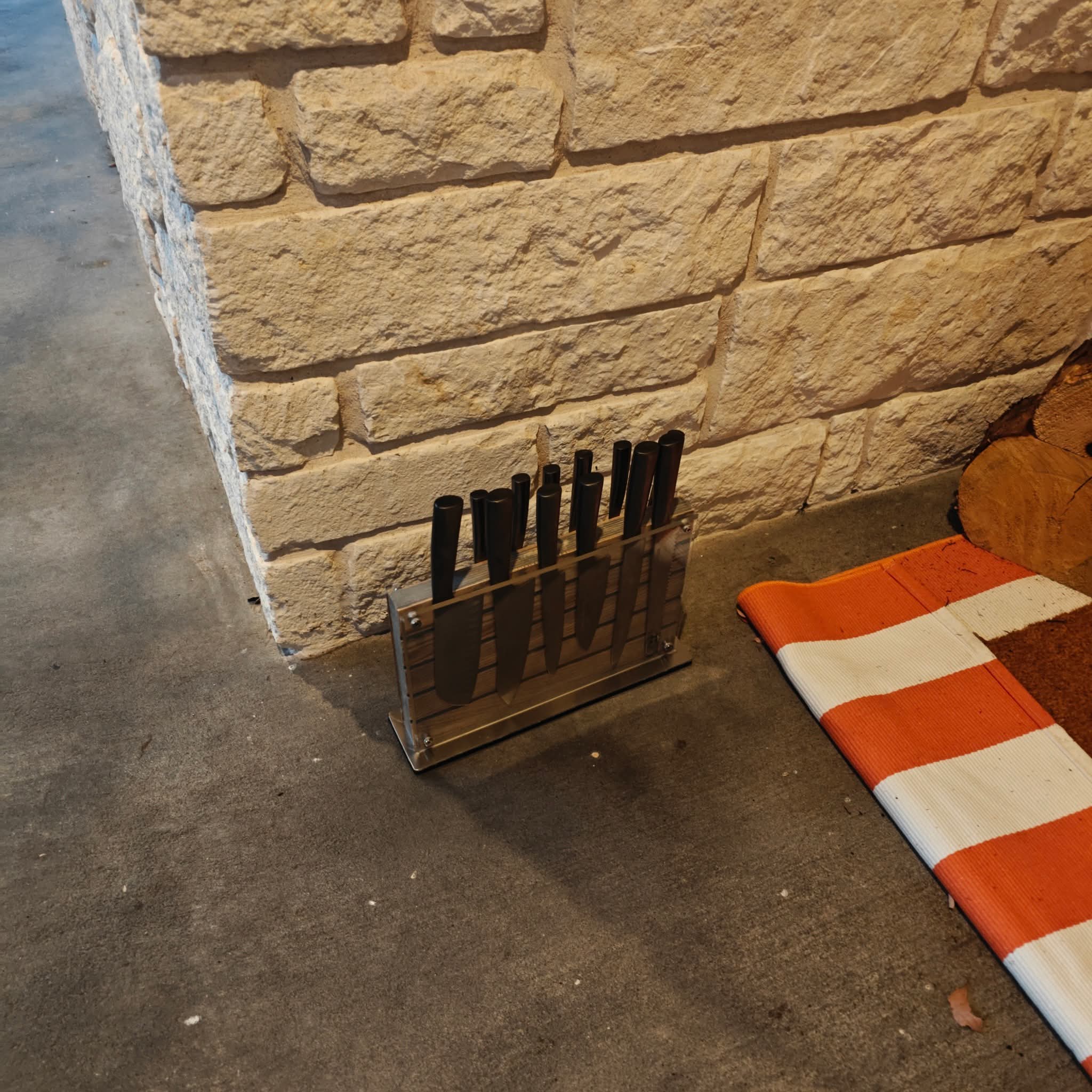 Porch pickup – customer drop-off for sharpening