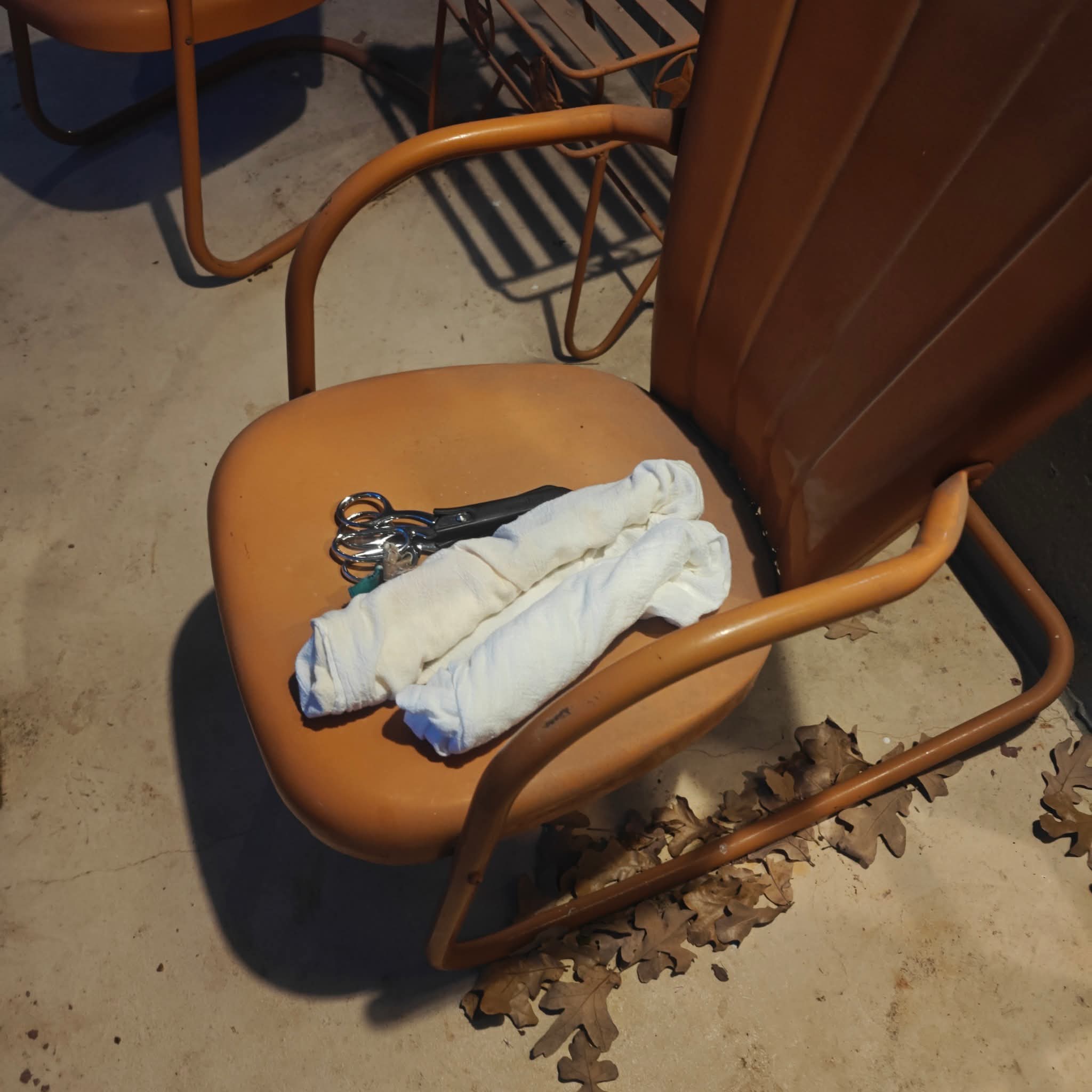 Porch pickup – bag of knives at customer door