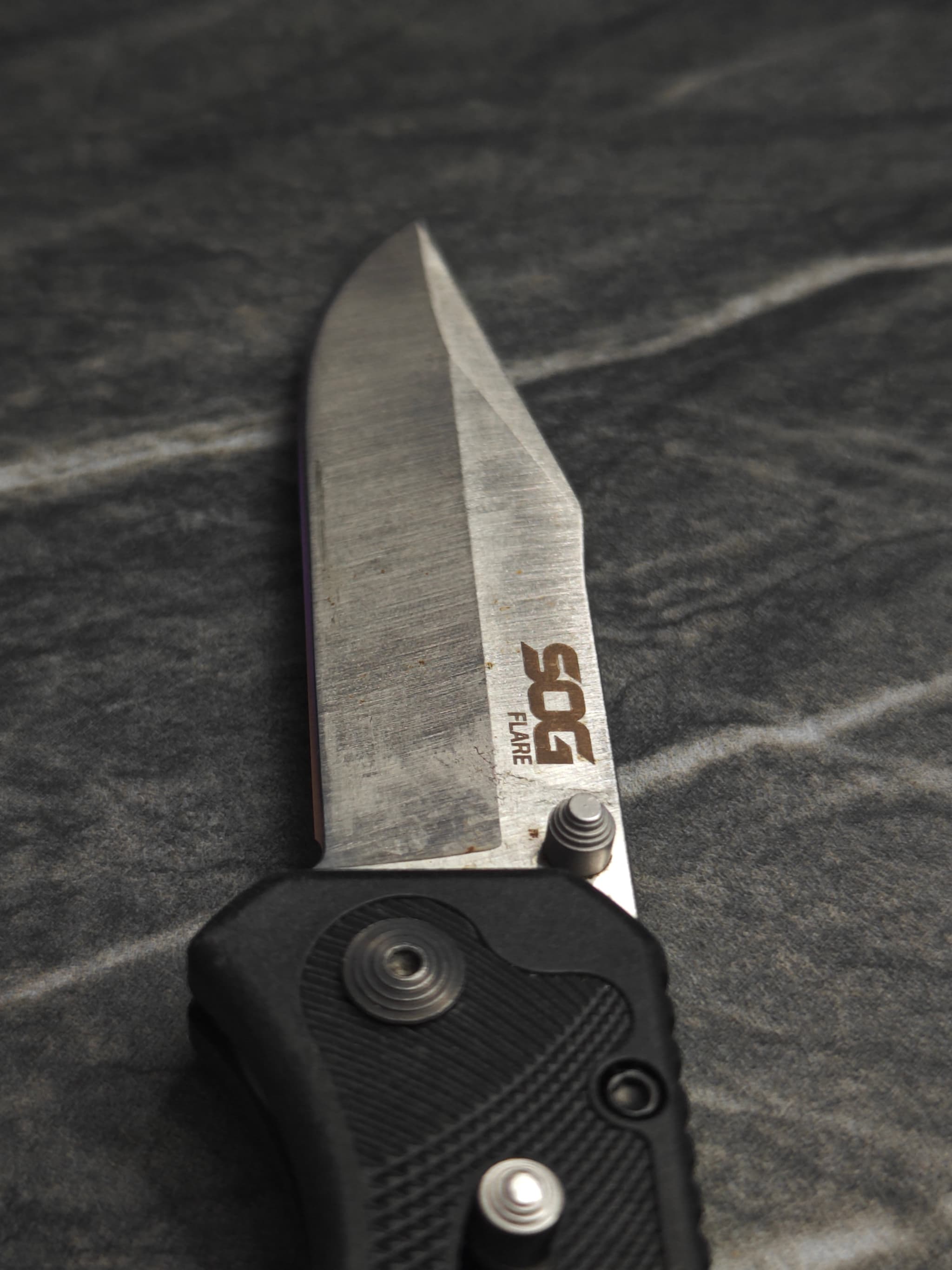 SOG pocket knife – polished blade after sharpening