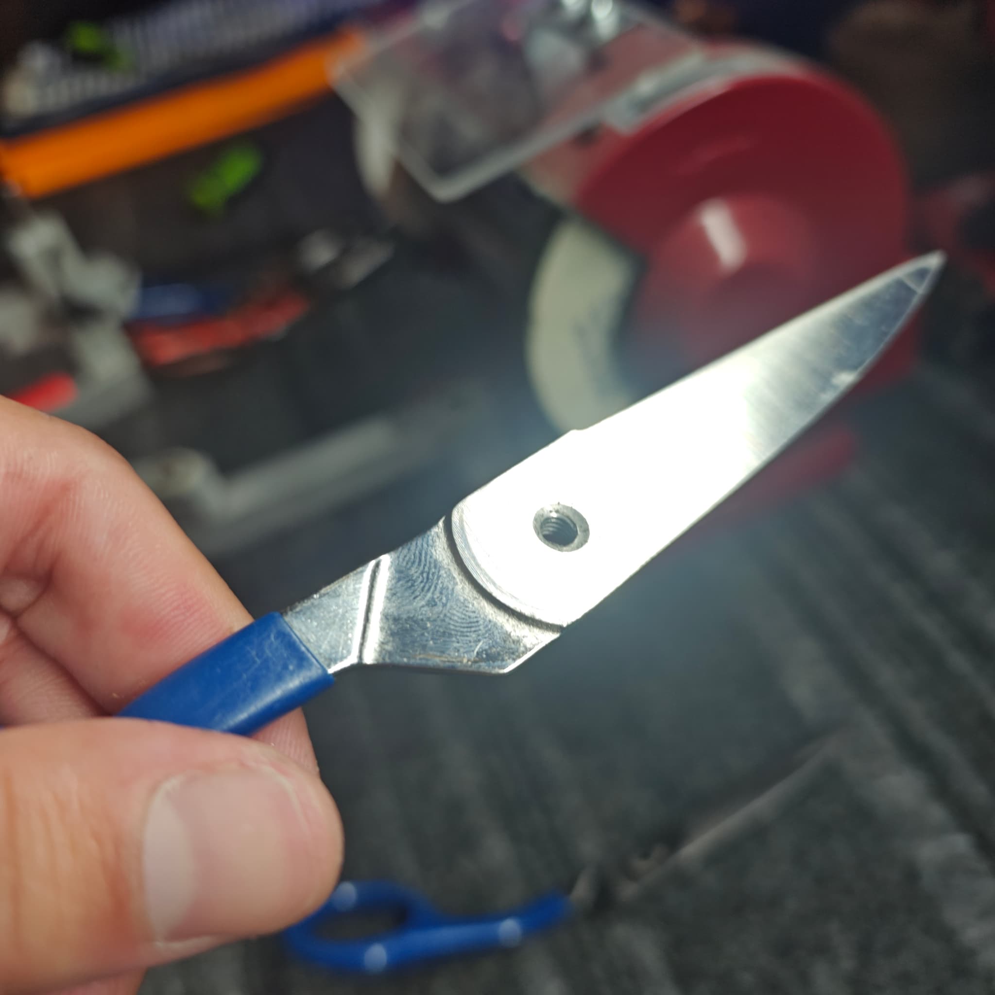Sharp scissor blades after professional sharpening