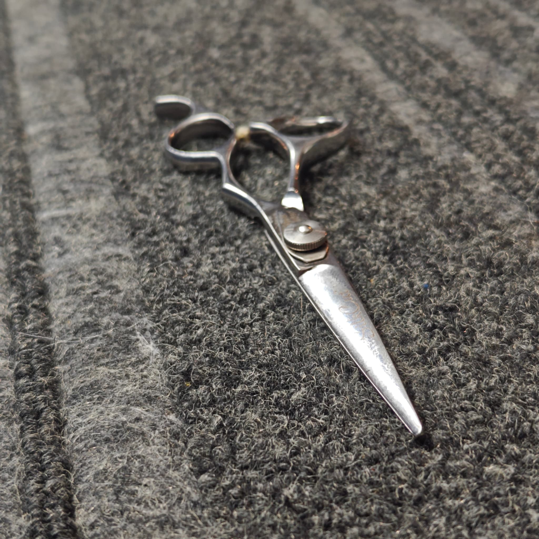 Scissors precision edge after sharpening service