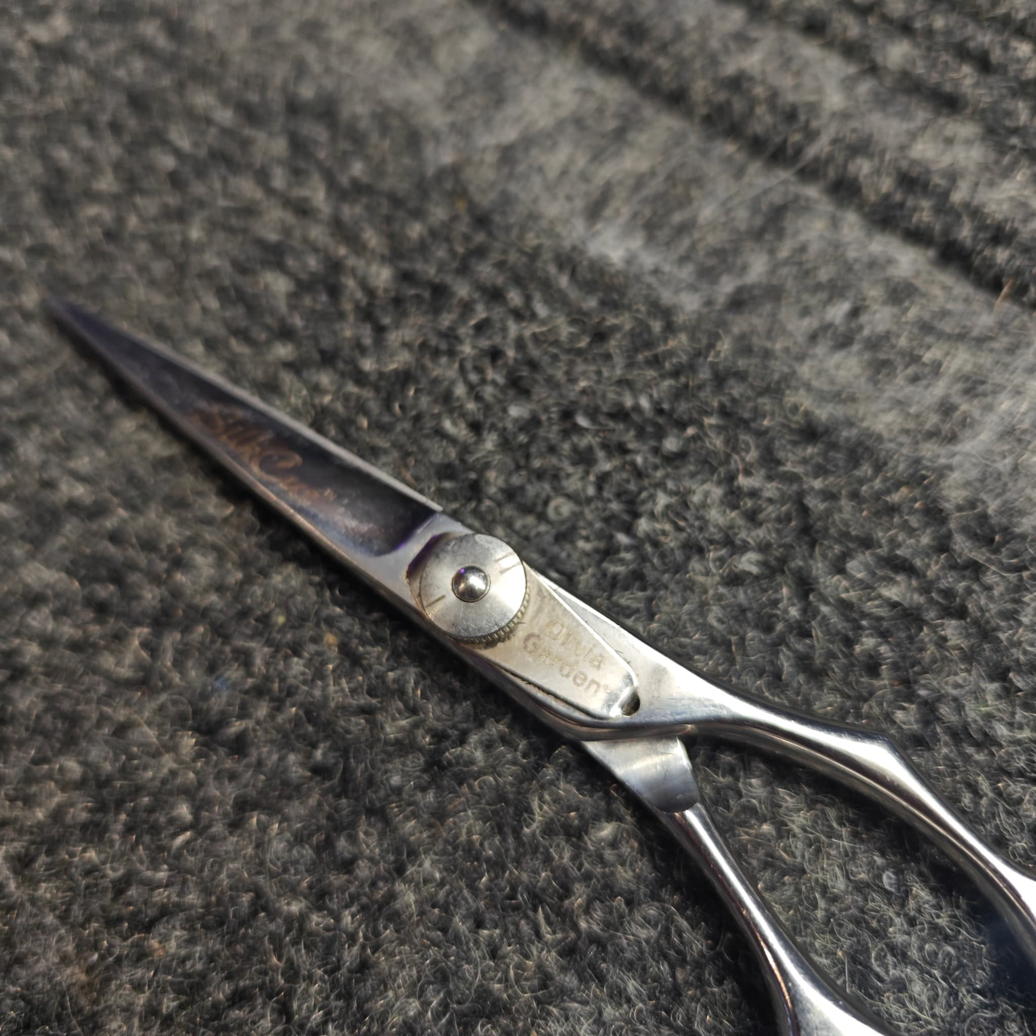 Scissors tips sharpened – clean cut restored