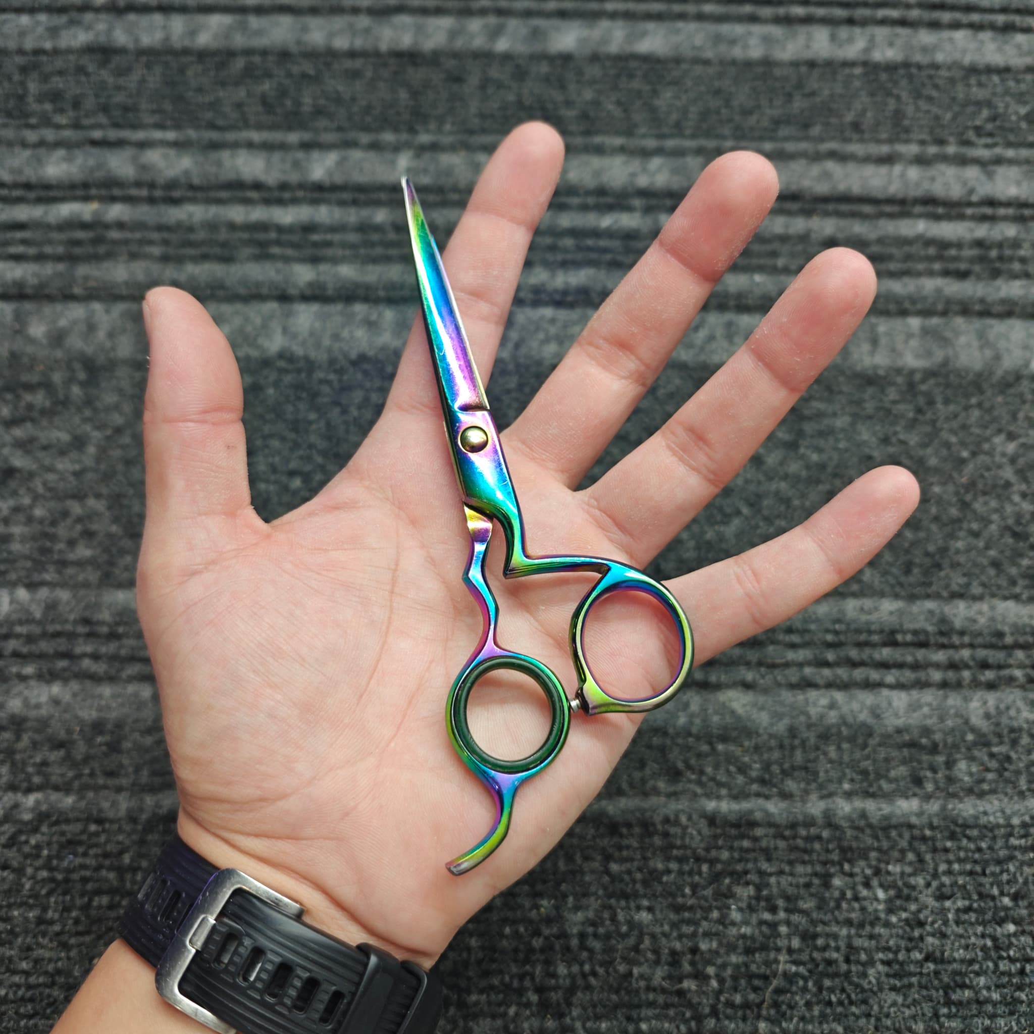 Scissors sharpened – clean blade surface