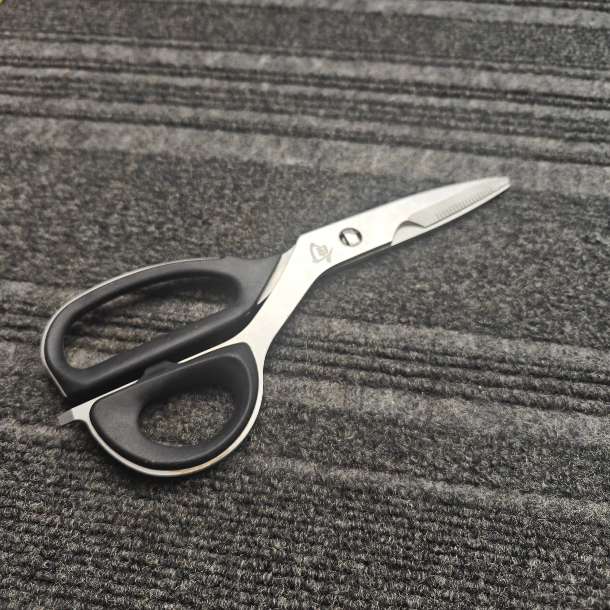 Scissors sharpened in evening session – Nov 2025