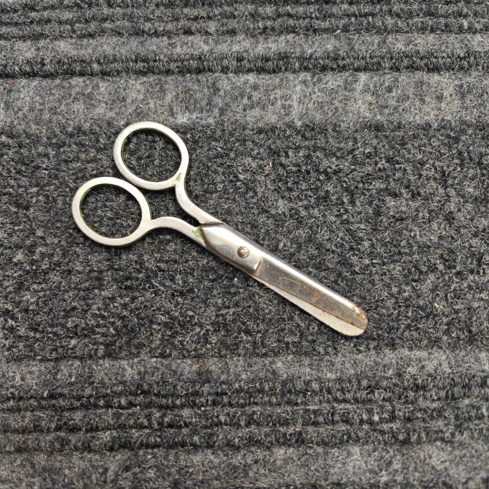 Scissor blade detail after professional sharpening