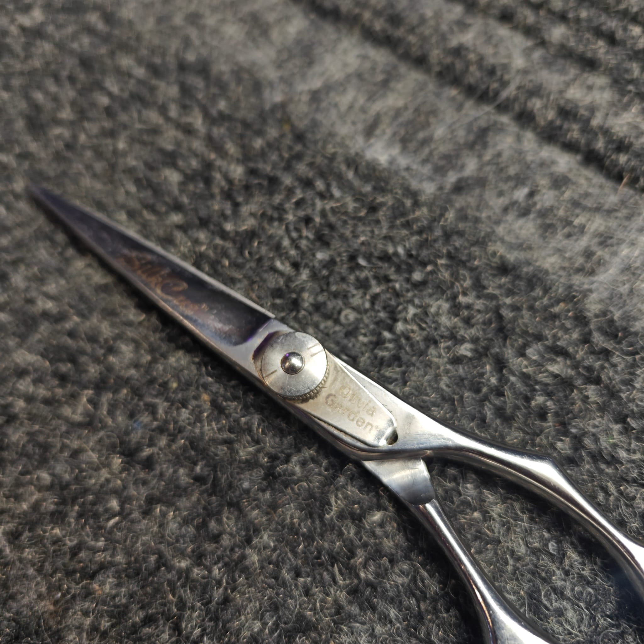 Scissors tips sharpened – clean cut restored