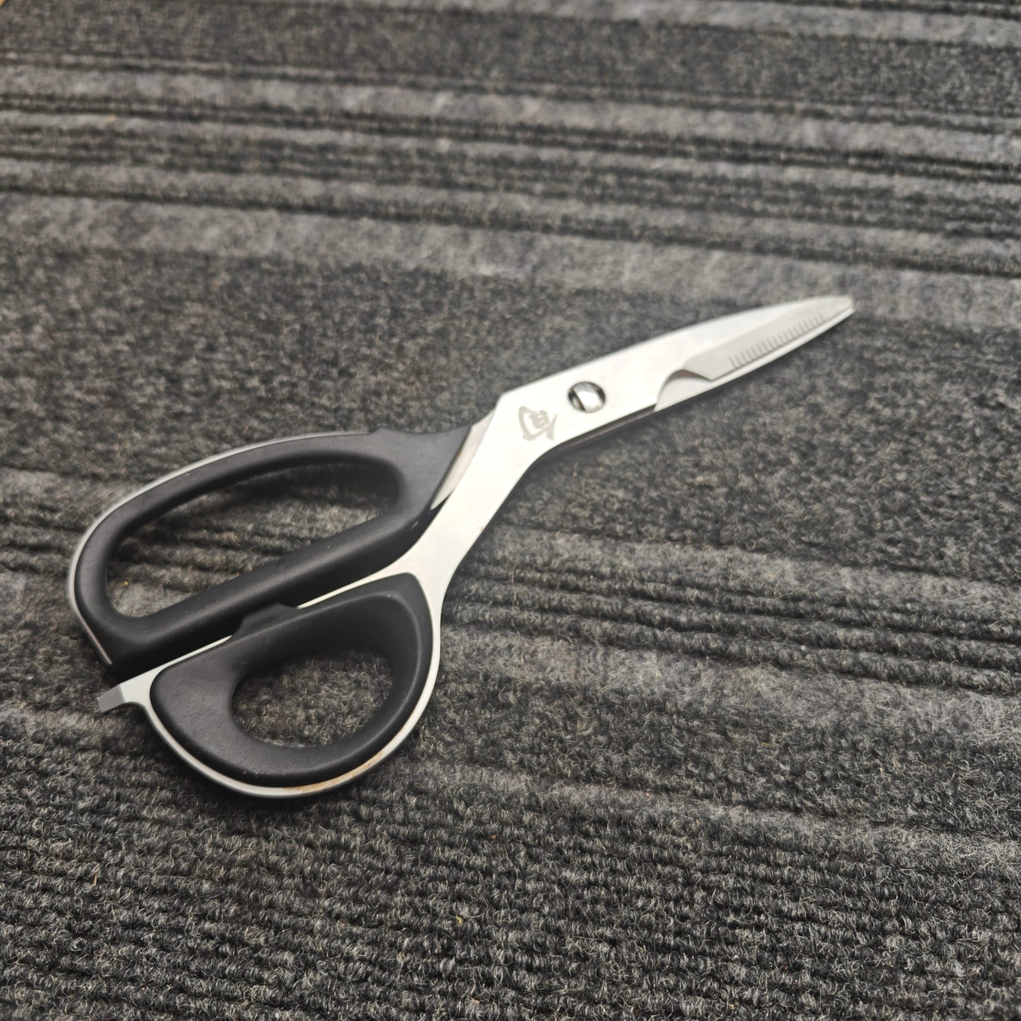 Scissors sharpened in evening session – Nov 2025
