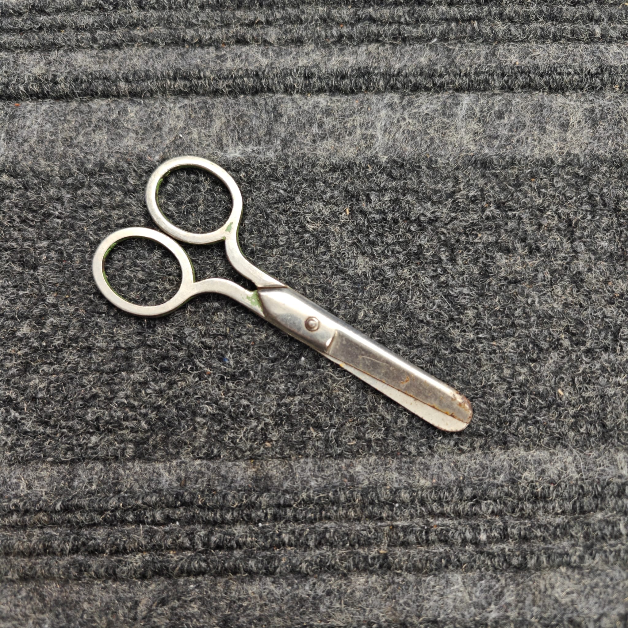 Scissor blade detail after professional sharpening