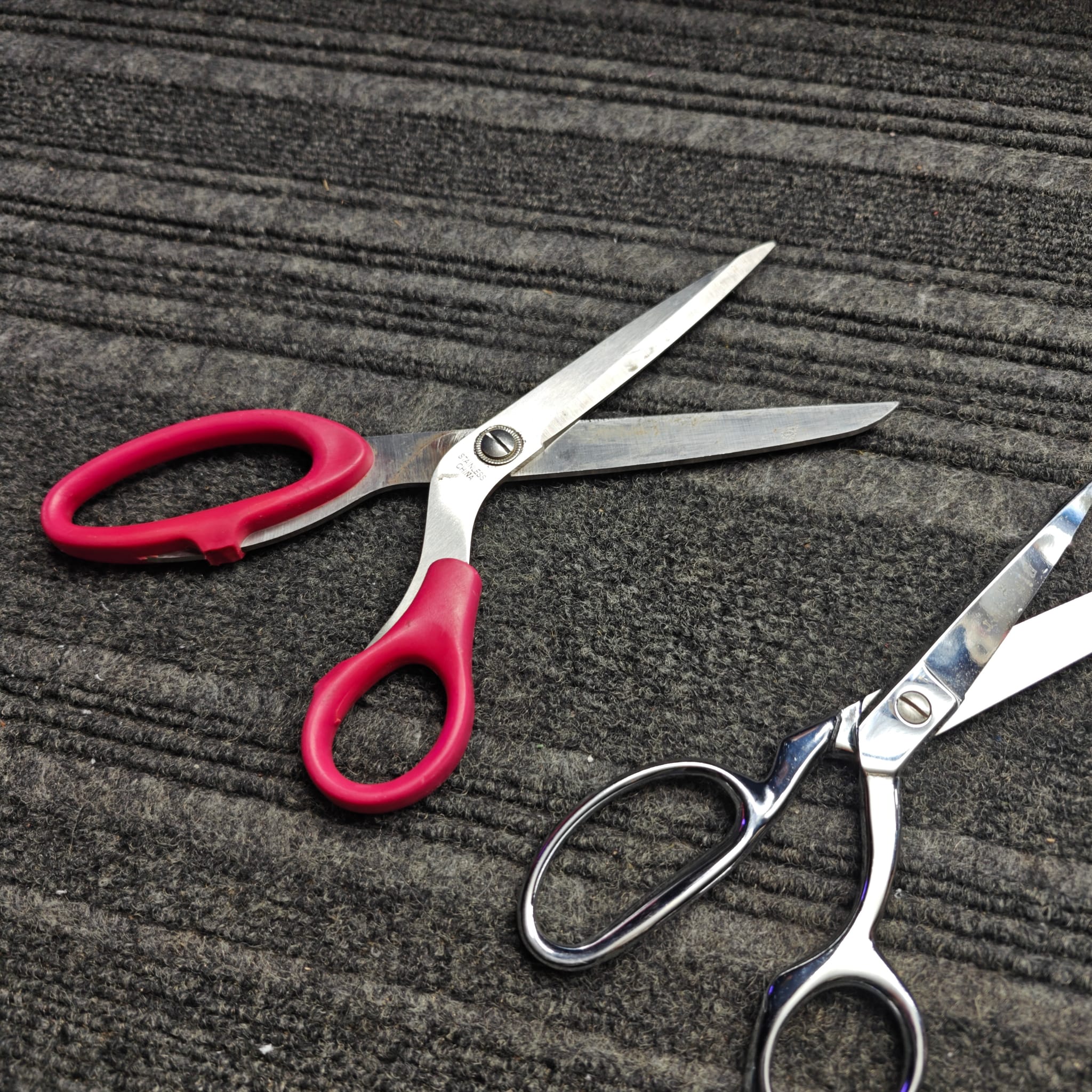 Scissors tips after precision sharpening – Dec 2025