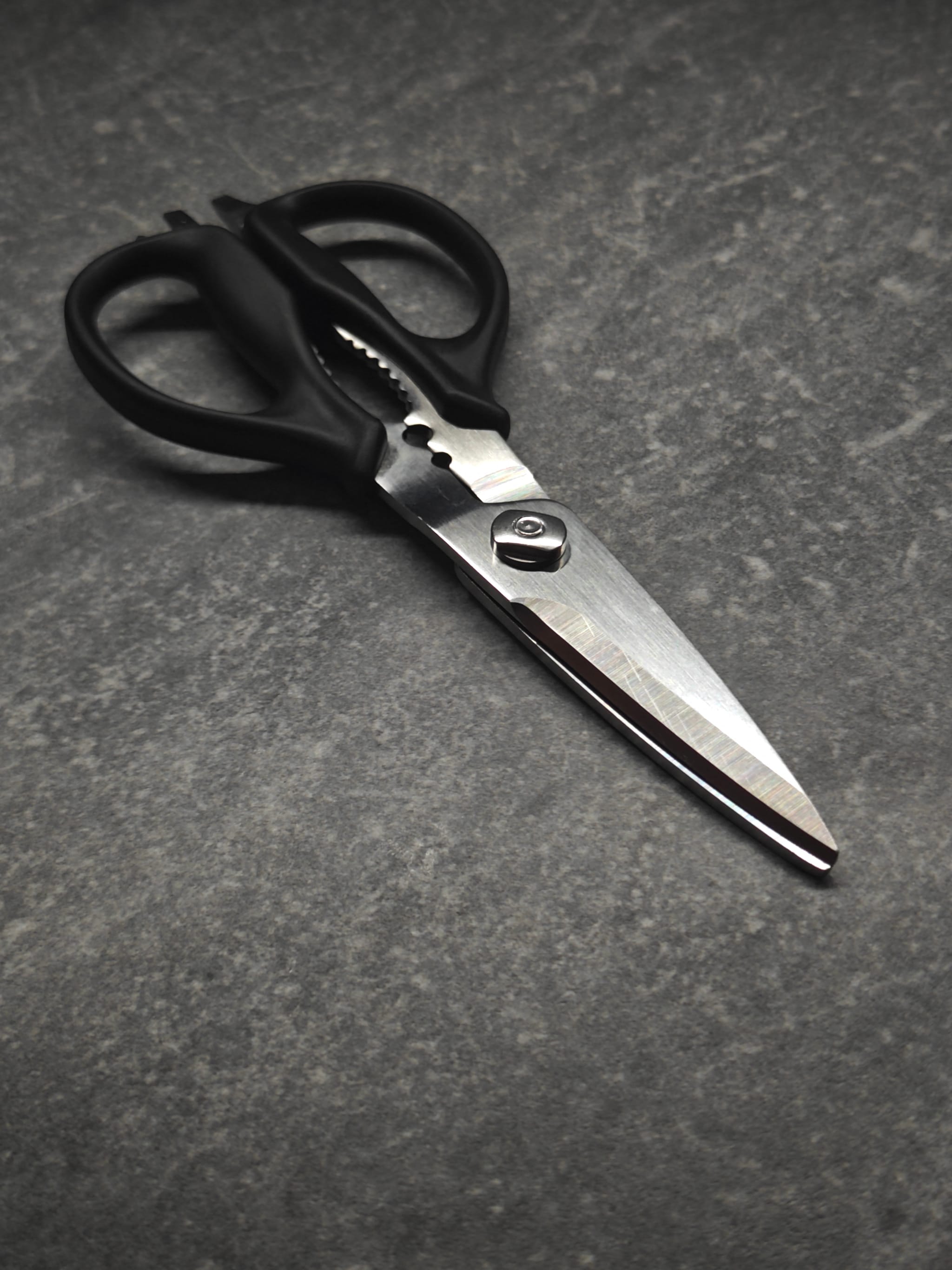 Scissors edge detail after Apr 29 service